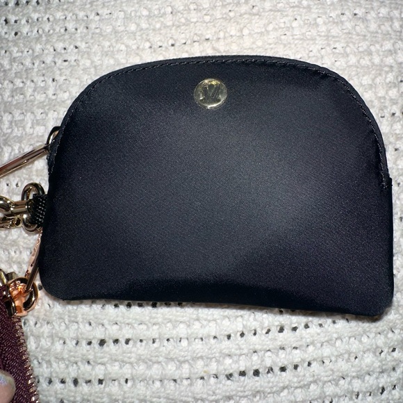 NWT Custom Lululemon Wristlet- Garnet/ Black - Picture 3 of 5